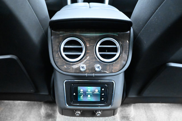 Used 2019 Bentley Bentayga image 24