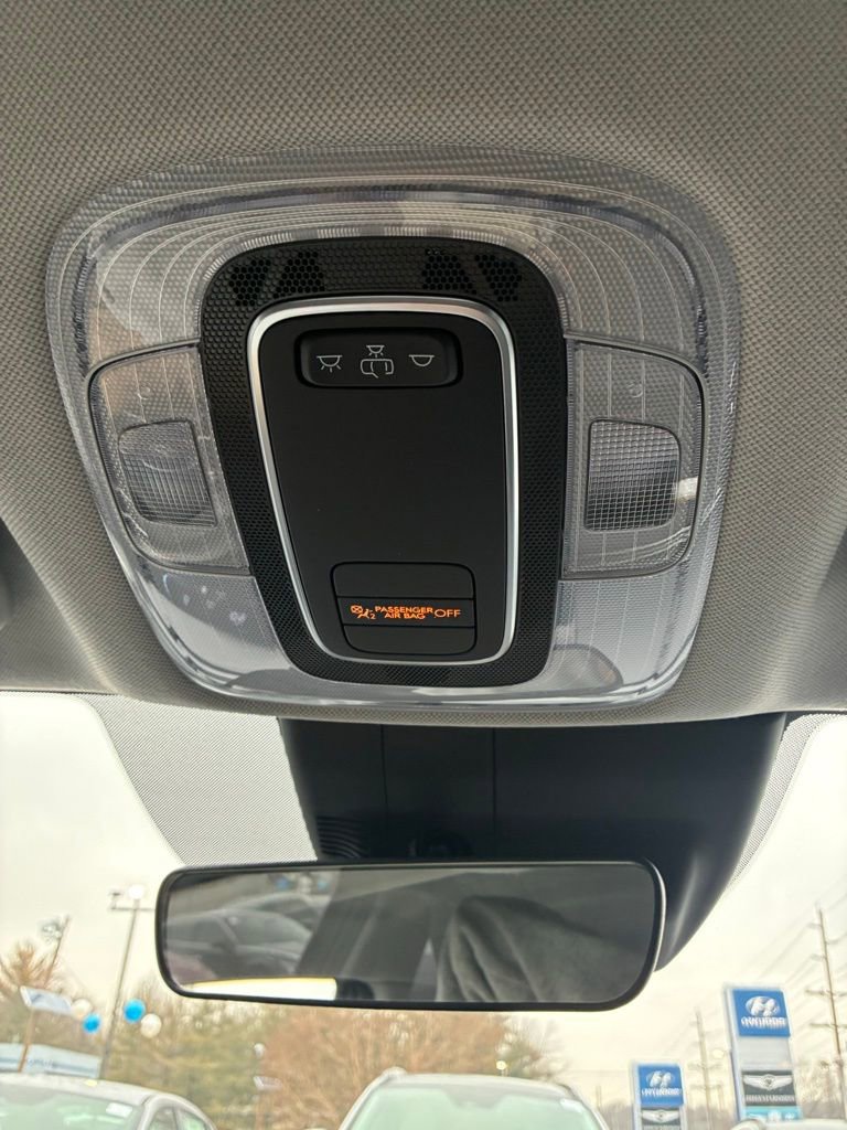 Used 2024 Hyundai Elantra SE image 35