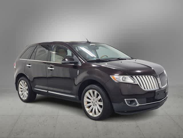 Used 2013 Lincoln MKX AWD image 2
