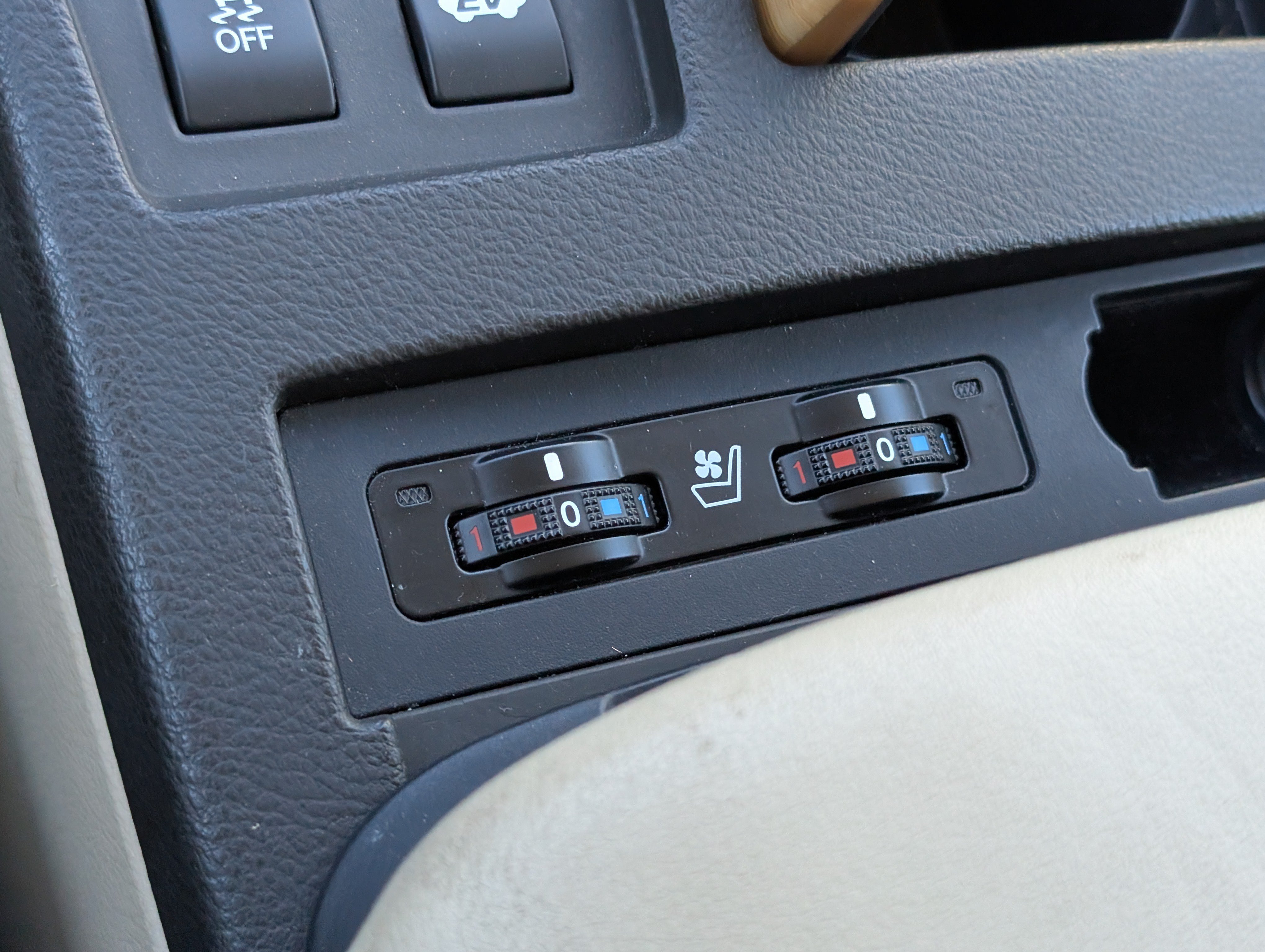 Used 2015 Lexus RX 450h FWD image 25