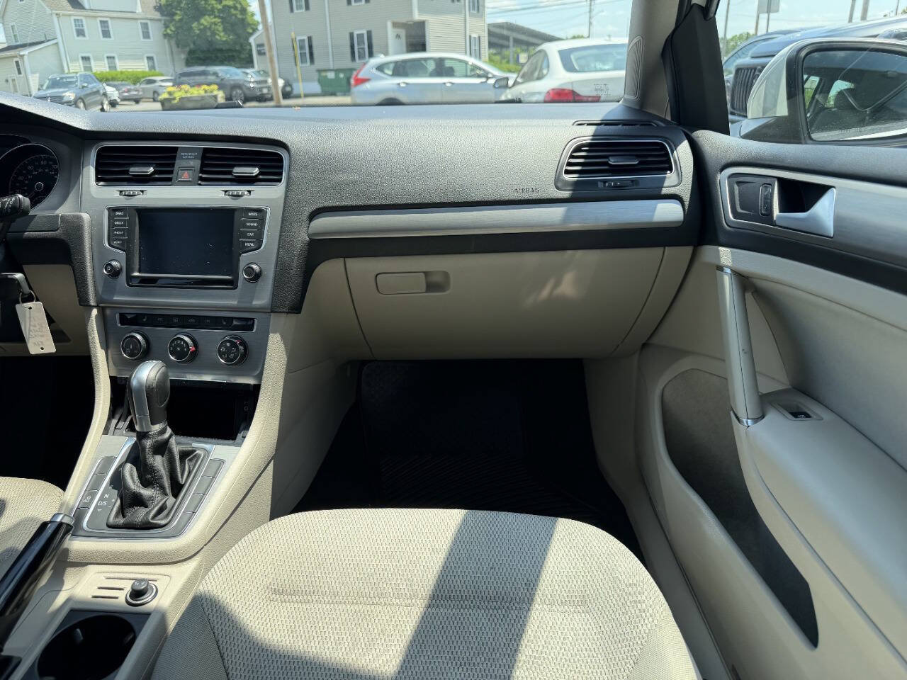 Used 2017 Volkswagen Golf S w/ Driver Assistance Package AWD/4WD image 25