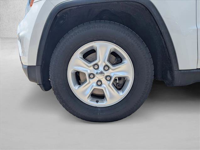 Used 2014 Jeep Grand Cherokee Laredo w/ Quick Order Package 23E AWD/4WD image 21