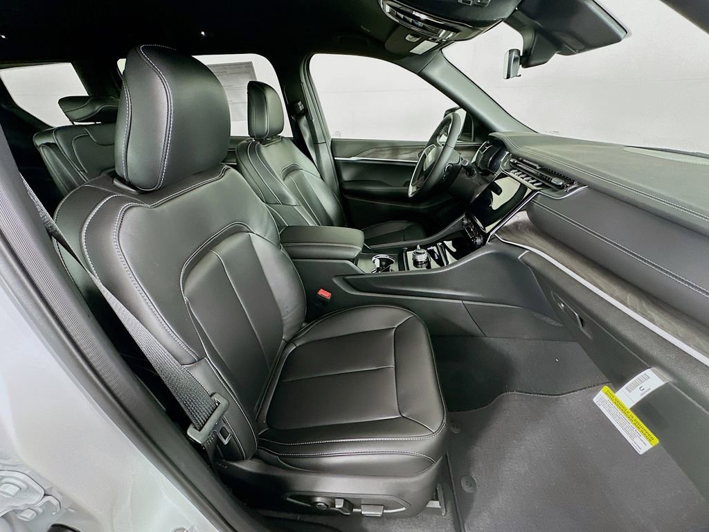 New 2025 Jeep Grand Cherokee L Limited image 36