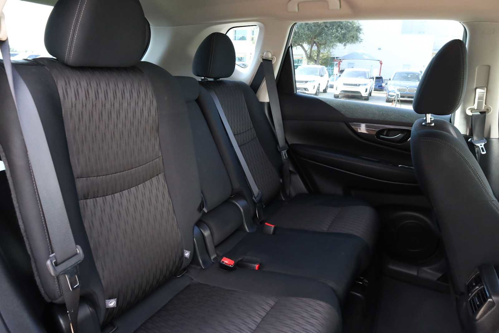 Used 2019 Nissan Rogue S AWD/4WD image 34