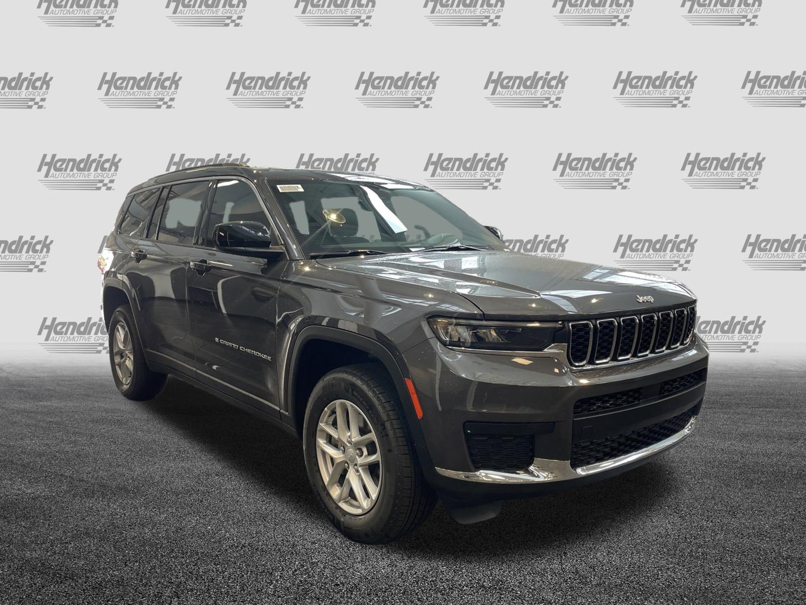 Certified 2025 Jeep Grand Cherokee L Laredo w/ Luxury Tech Group I RWD image 2