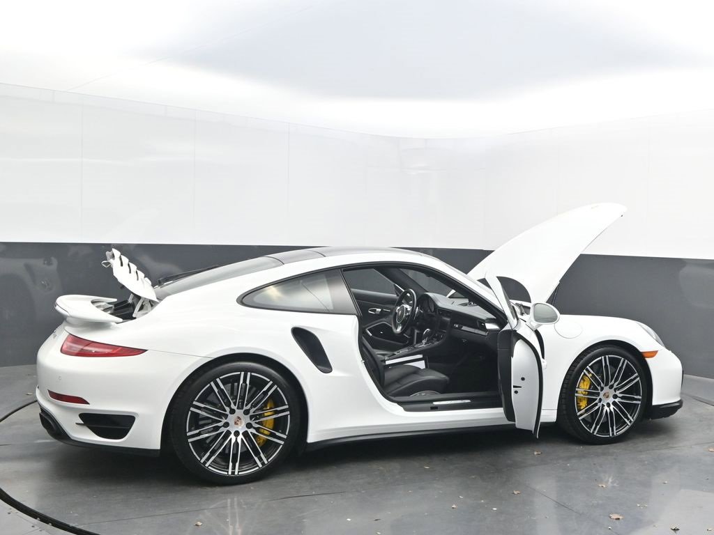 Used 2014 Porsche 911 Turbo S image 40