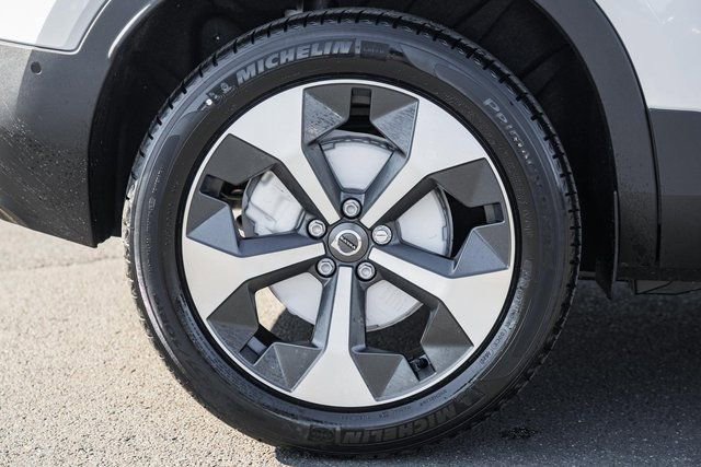 New 2026 Volvo XC40 B5 Plus w/ Protection Package Premier image 19