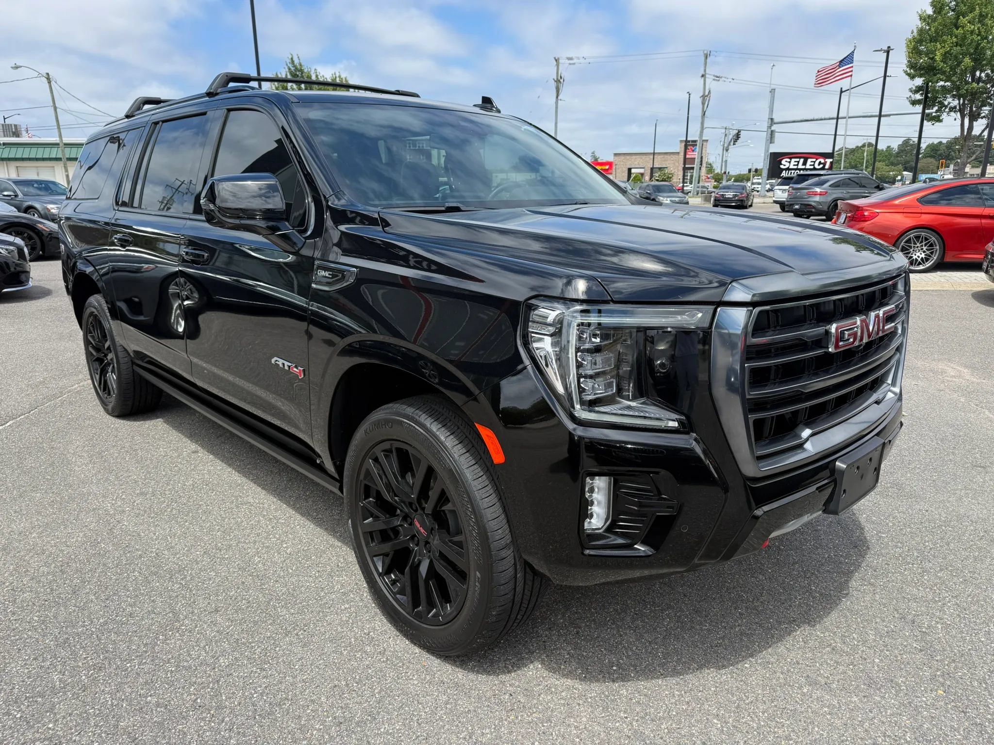 Used 2023 GMC Yukon XL AT4 w/ AT4 Premium Package AWD/4WD image 5