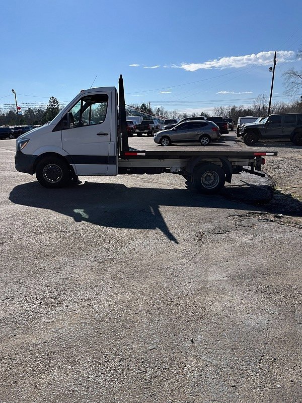 Used 2018 Mercedes-Benz Sprinter 3500 image 4