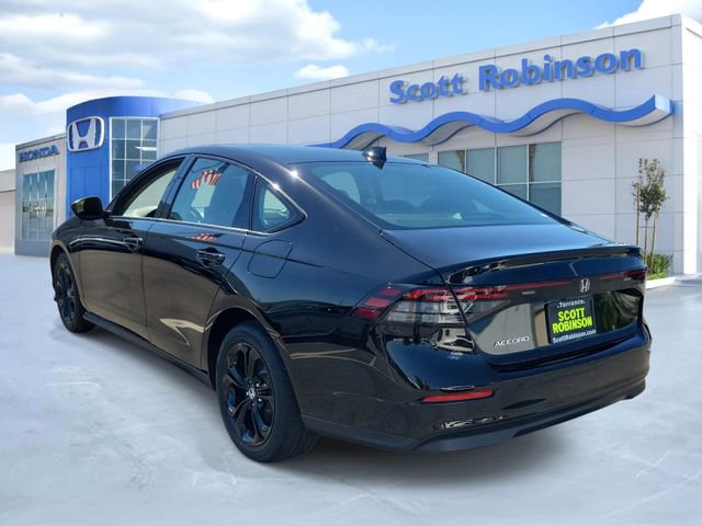 Certified 2025 Honda Accord SE image 3