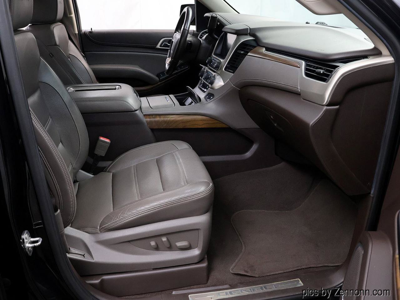 Used 2019 GMC Yukon XL Denali AWD/4WD image 34
