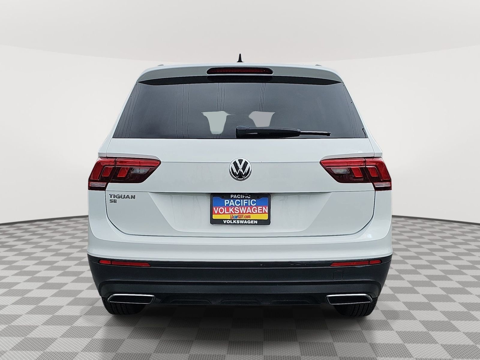 Used 2019 Volkswagen Tiguan SE w/ Panoramic Sunroof Package image 6