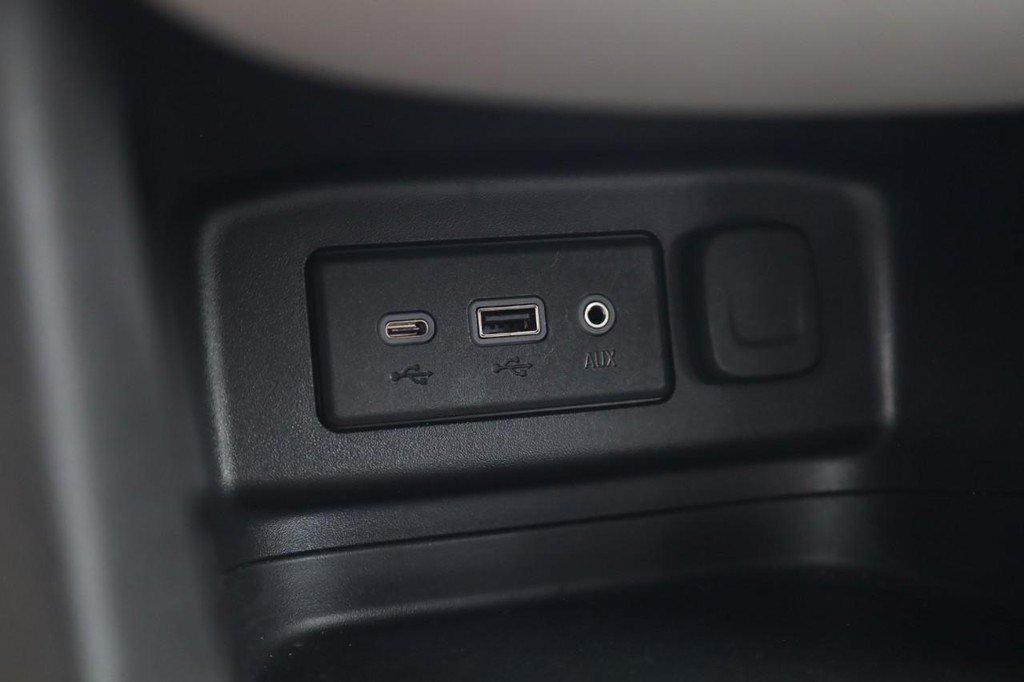 Used 2021 Chevrolet Equinox LS FWD image 17