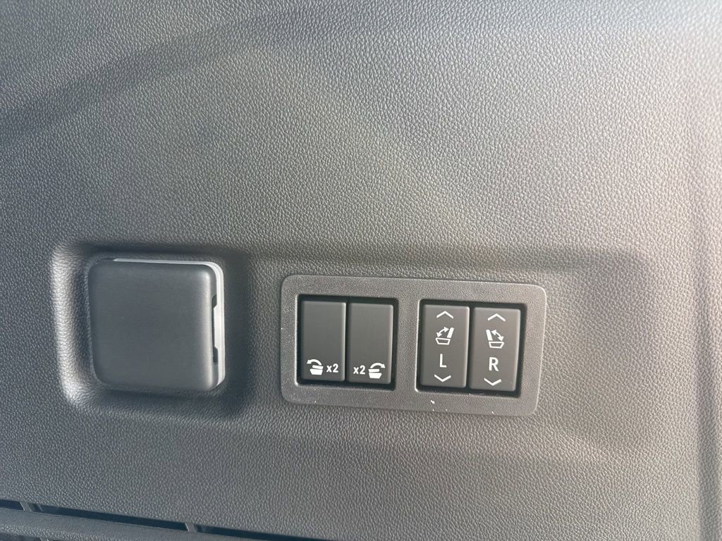 New 2026 Chevrolet Suburban RST w/ RST Capability Package image 35