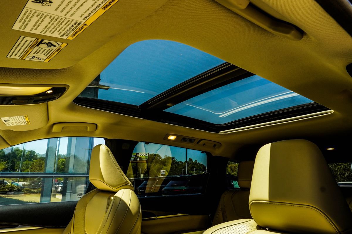 Certified 2023 INFINITI QX60 Sensory w/ Cargo Package image 36