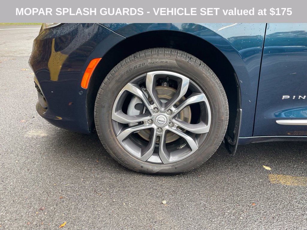 Used 2025 Chrysler Pacifica Pinnacle AWD/4WD image 3