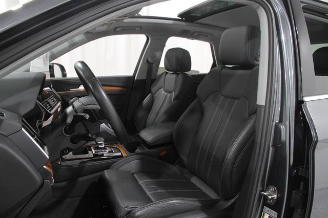 Used 2023 Audi Q5 2.0T Premium Plus w/ Premium Plus Package AWD/4WD image 5