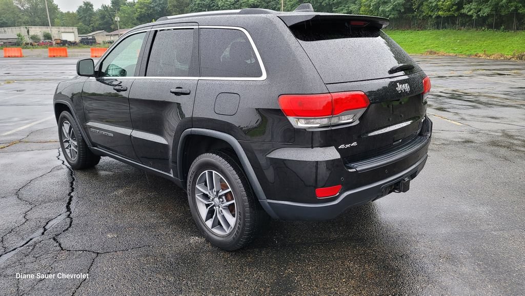 Used 2018 Jeep Grand Cherokee Laredo AWD/4WD image 9