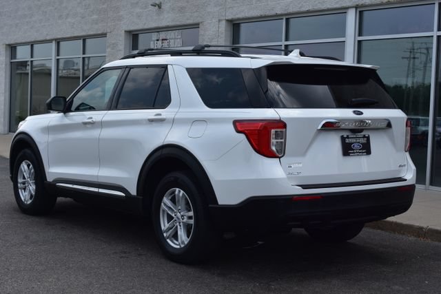 Used 2023 Ford Explorer XLT AWD/4WD image 7