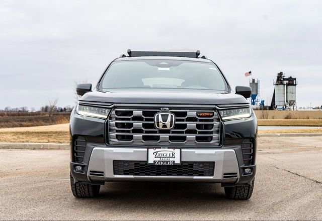 New 2026 Honda Pilot TrailSport image 2