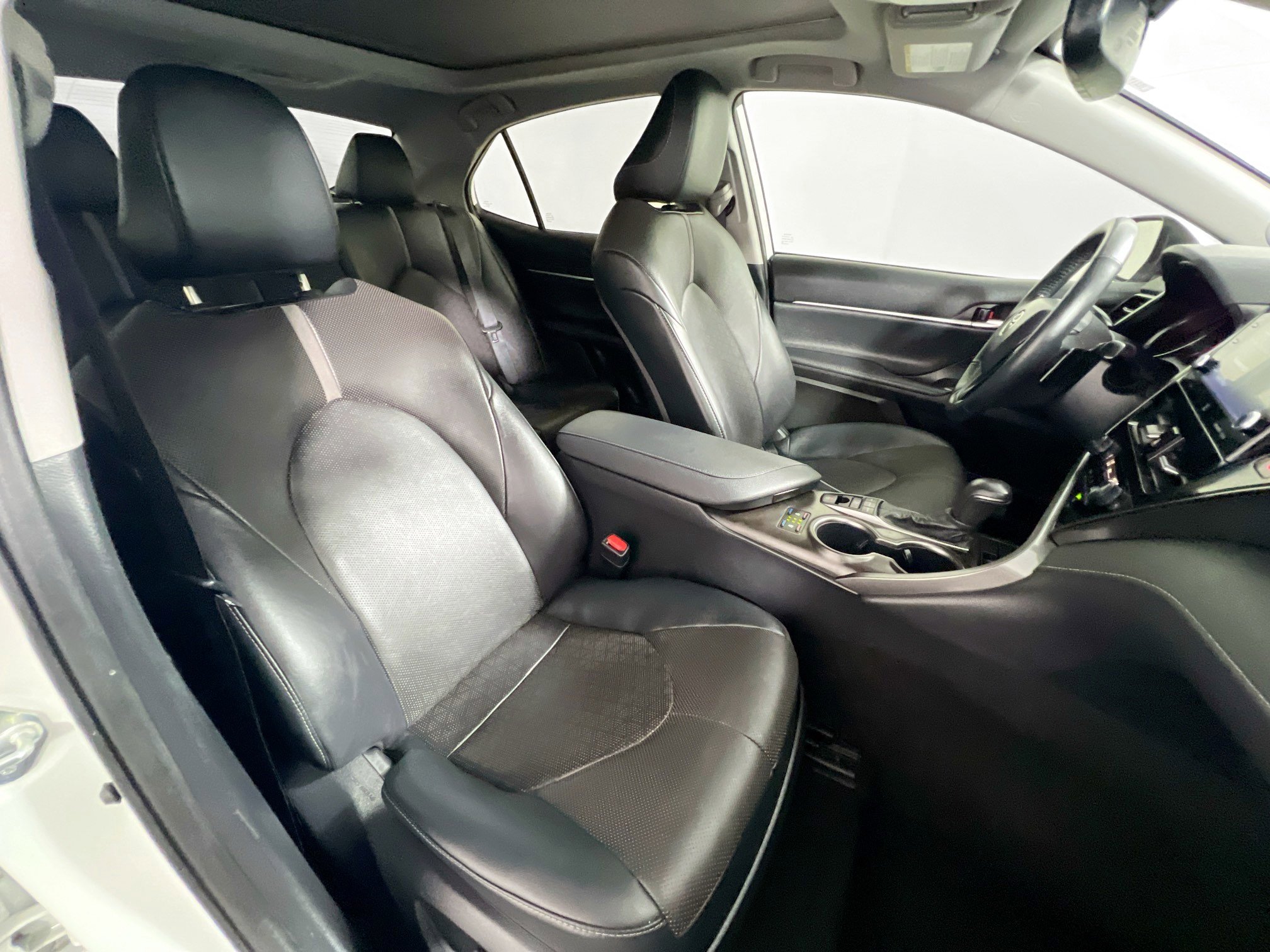 Used 2023 Toyota Camry XSE image 31