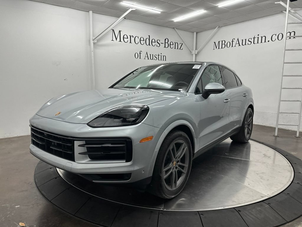 Used 2024 Porsche Cayenne Coupe AWD/4WD image 3