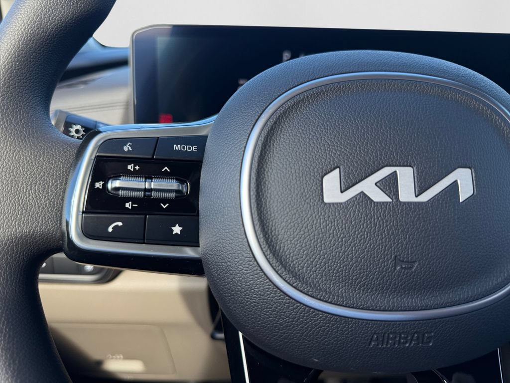 New 2026 Kia Carnival LX FWD image 25