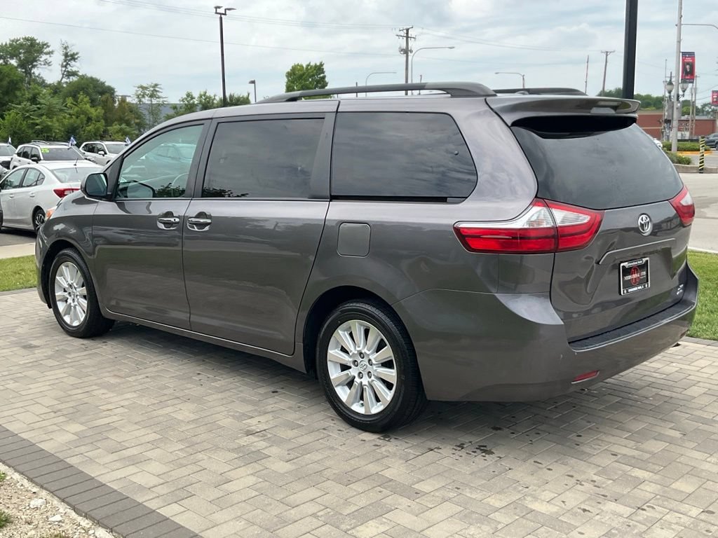 Used 2015 Toyota Sienna XLE AWD/4WD image 2