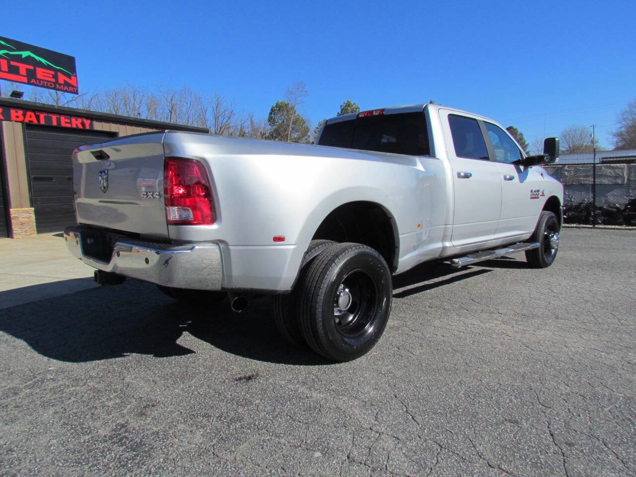Used 2018 RAM 3500 SLT image 7