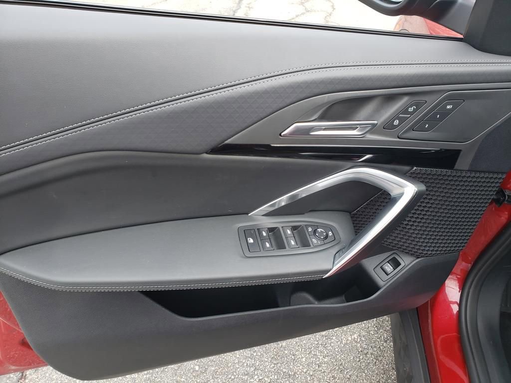 Certified 2025 BMW X2 xDrive28i AWD/4WD image 12