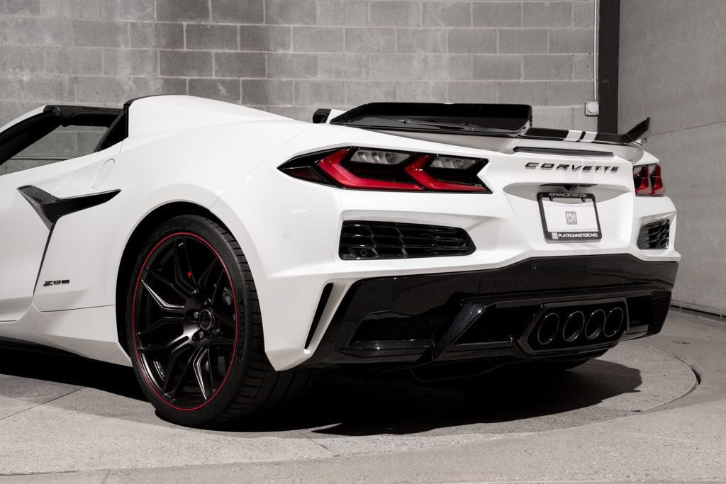 Used 2023 Chevrolet Corvette Z06 RWD image 20