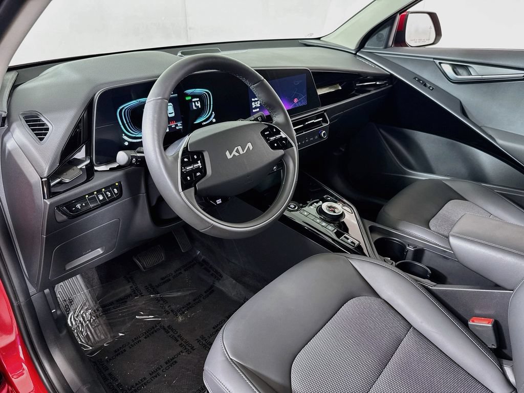 Used 2025 Kia Niro EX w/ EX Cold Weather Package FWD image 9