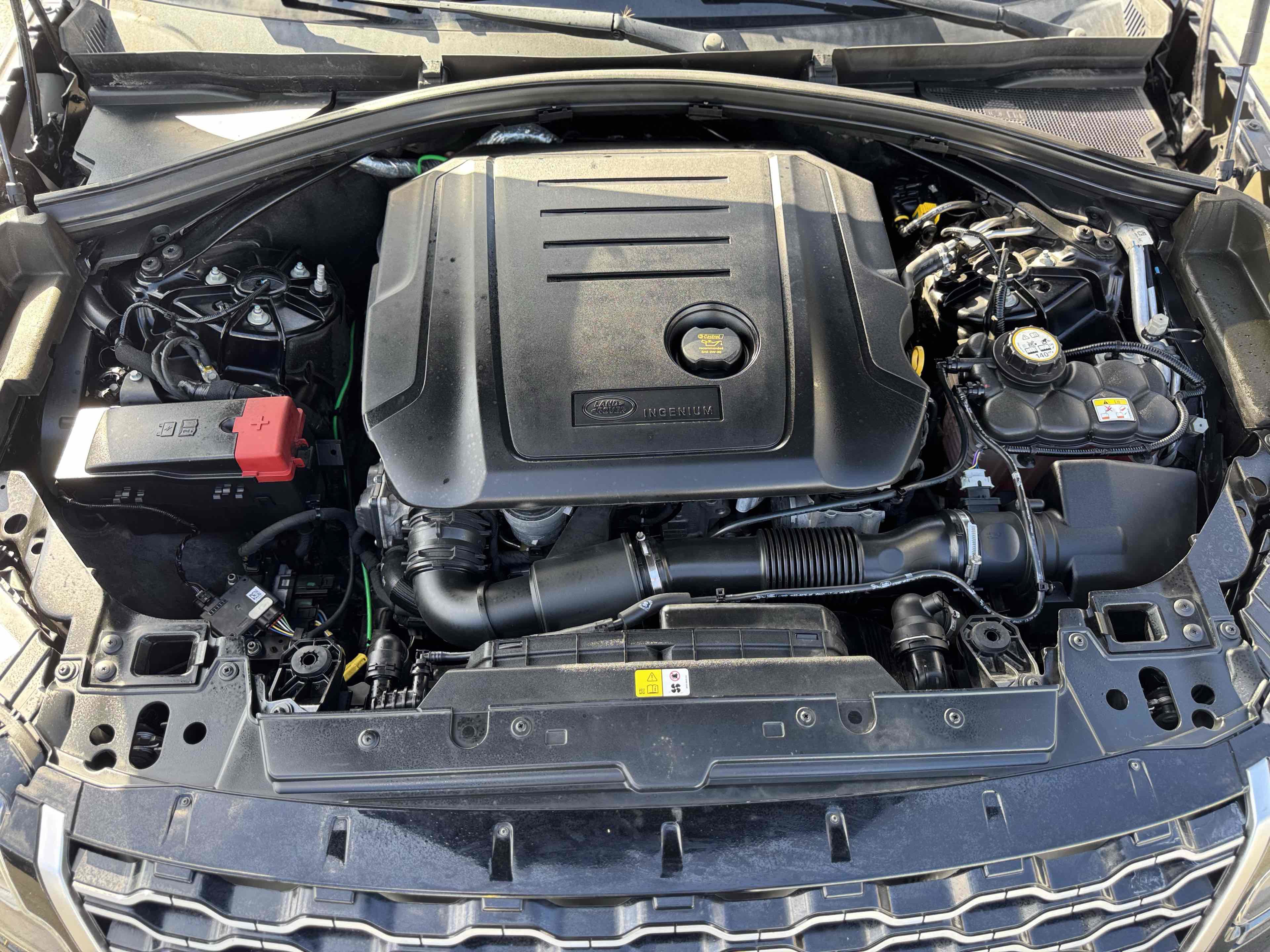 Used 2018 Land Rover Range Rover Velar S AWD/4WD image 11