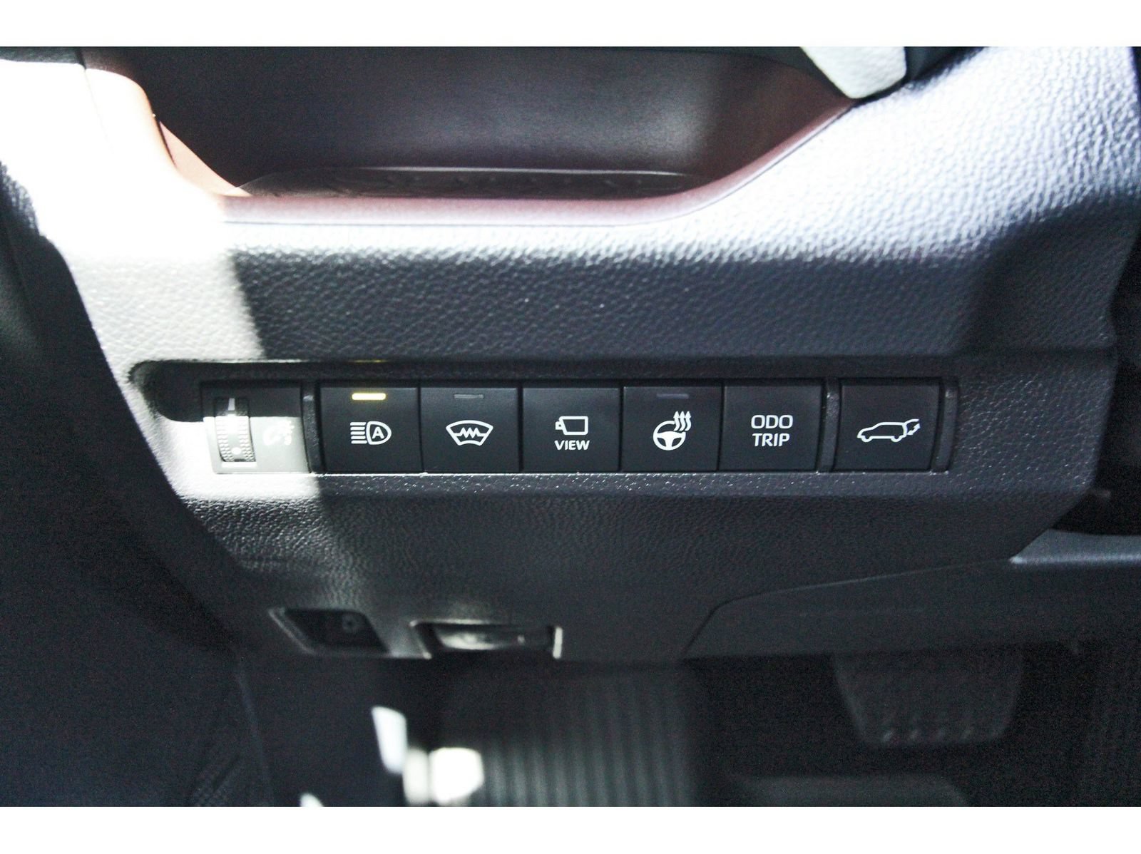 Used 2025 Toyota RAV4 Limited w/ Advanced Technology Package AWD/4WD image 18