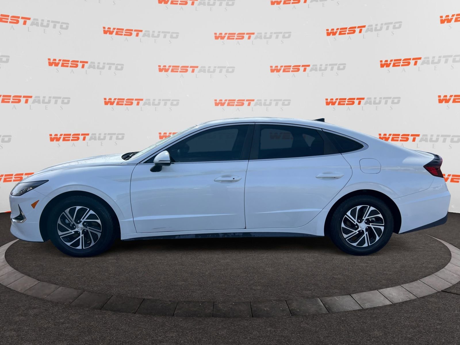 Used 2021 Hyundai Sonata Blue image 2