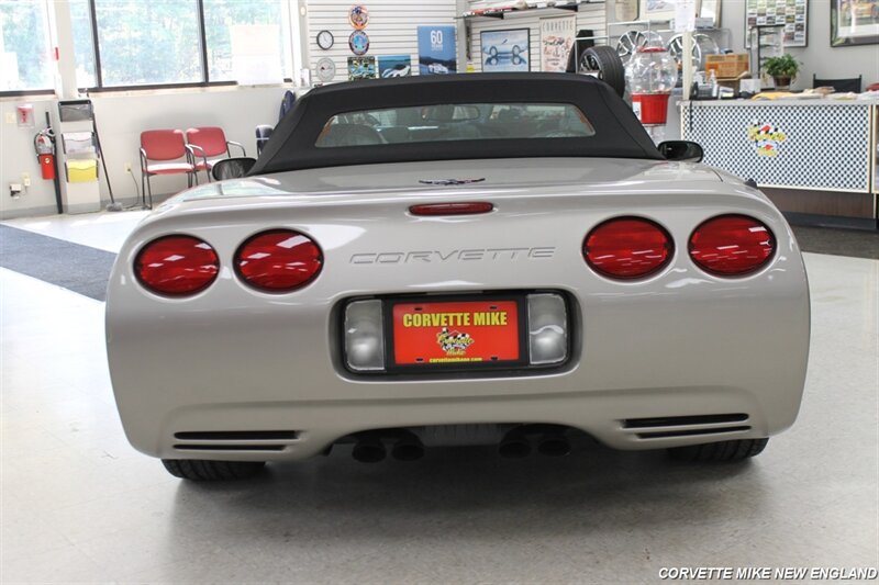 Used 2000 Chevrolet Corvette Convertible w/ Performance Handling Pkg RWD image 8