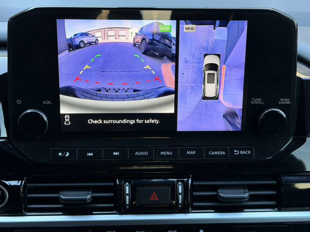 Used 2022 Nissan Pathfinder Platinum w/ Cargo Package image 31