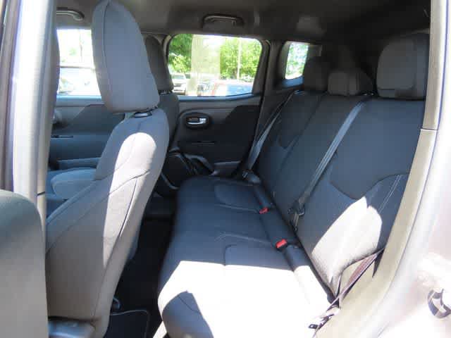 Used 2021 Jeep Renegade Latitude AWD/4WD image 14