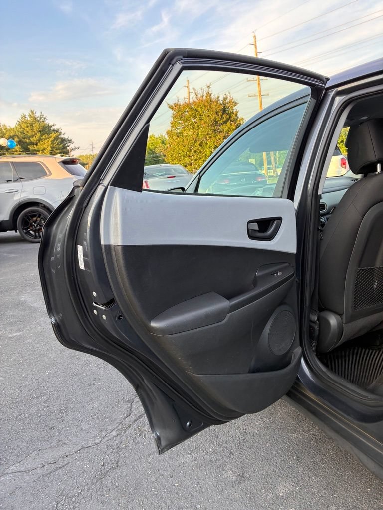 Used 2021 Hyundai Kona SE FWD image 42