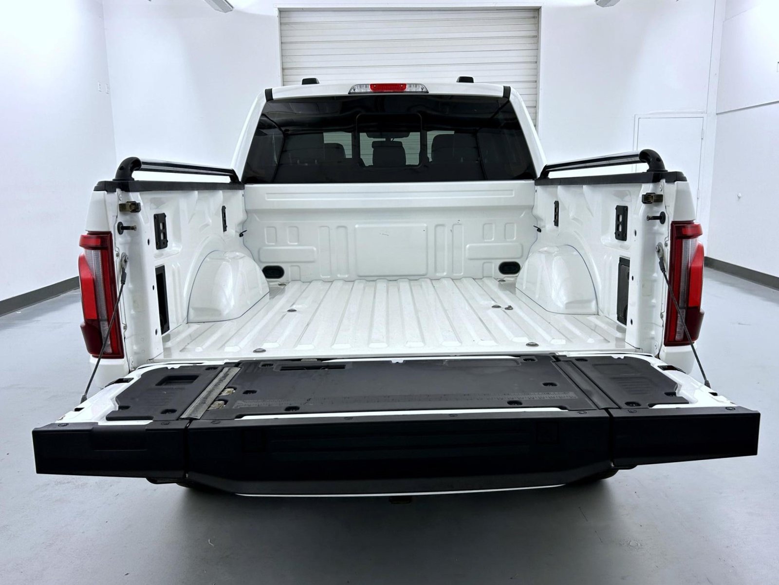 Used 2025 Ford F150 Lariat w/ Equipment Group 502A High AWD/4WD image 22
