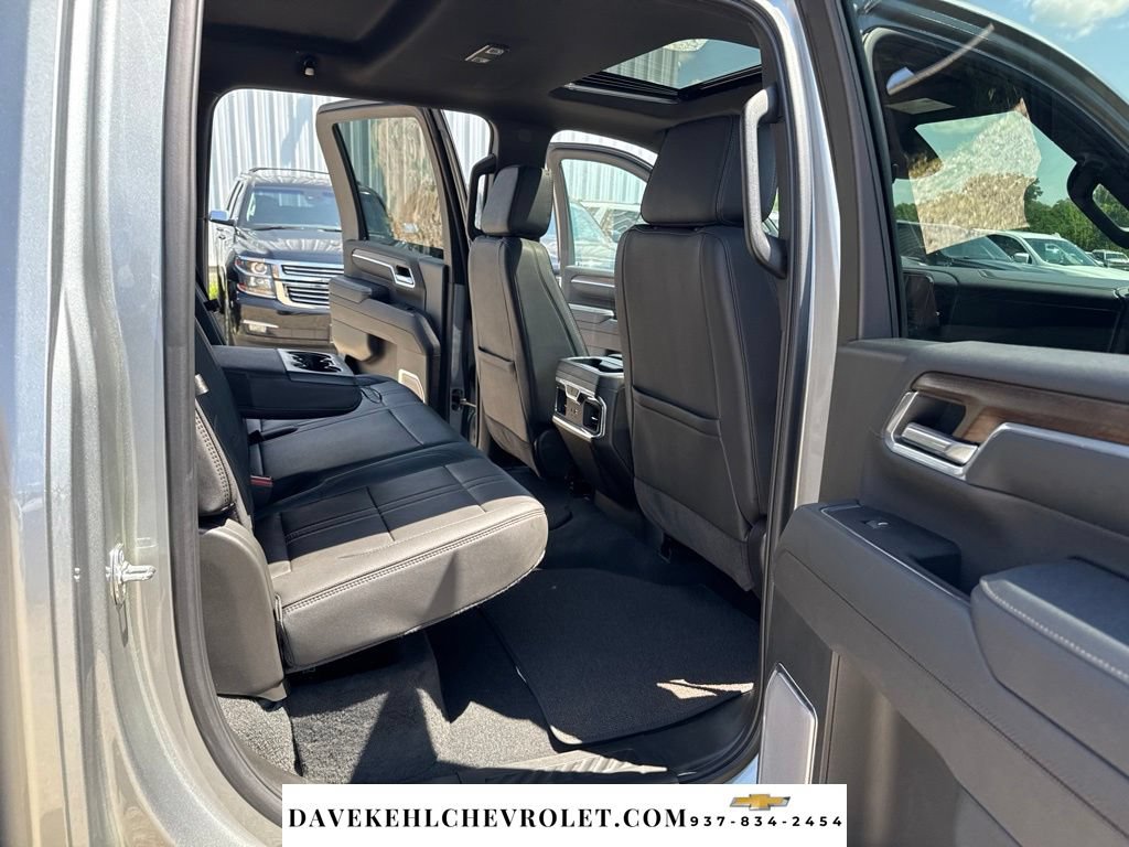 Used 2025 Chevrolet Silverado 3500 High Country w/ High Country Premium Package AWD/4WD image 24