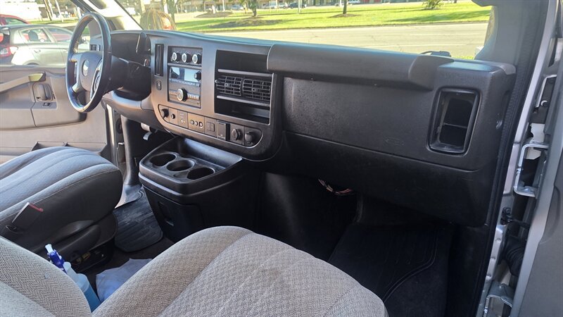 Used 2019 Chevrolet Express 3500 LT w/ LT Preferred Equipment Group RWD image 21
