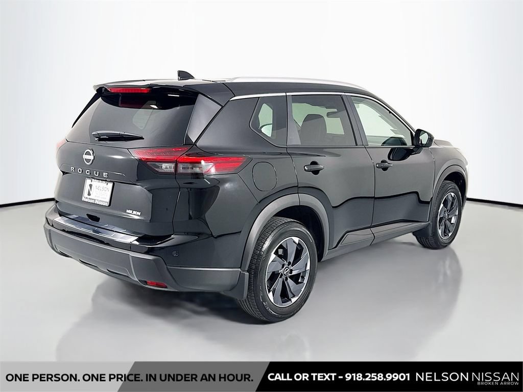 Certified 2025 Nissan Rogue SV w/ SV Premium Package FWD image 5