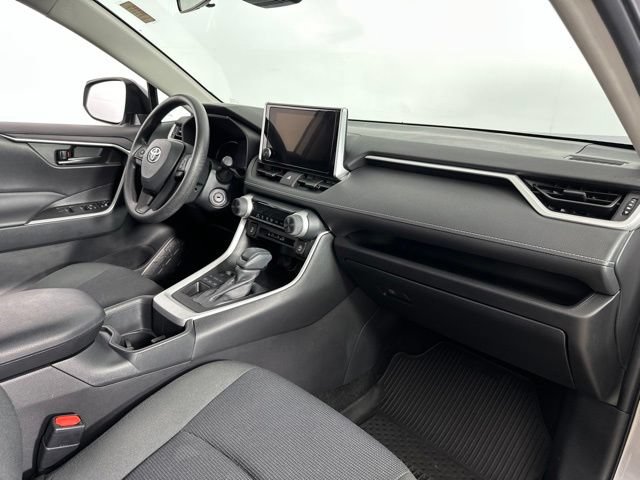 Used 2023 Toyota RAV4 LE AWD/4WD image 25