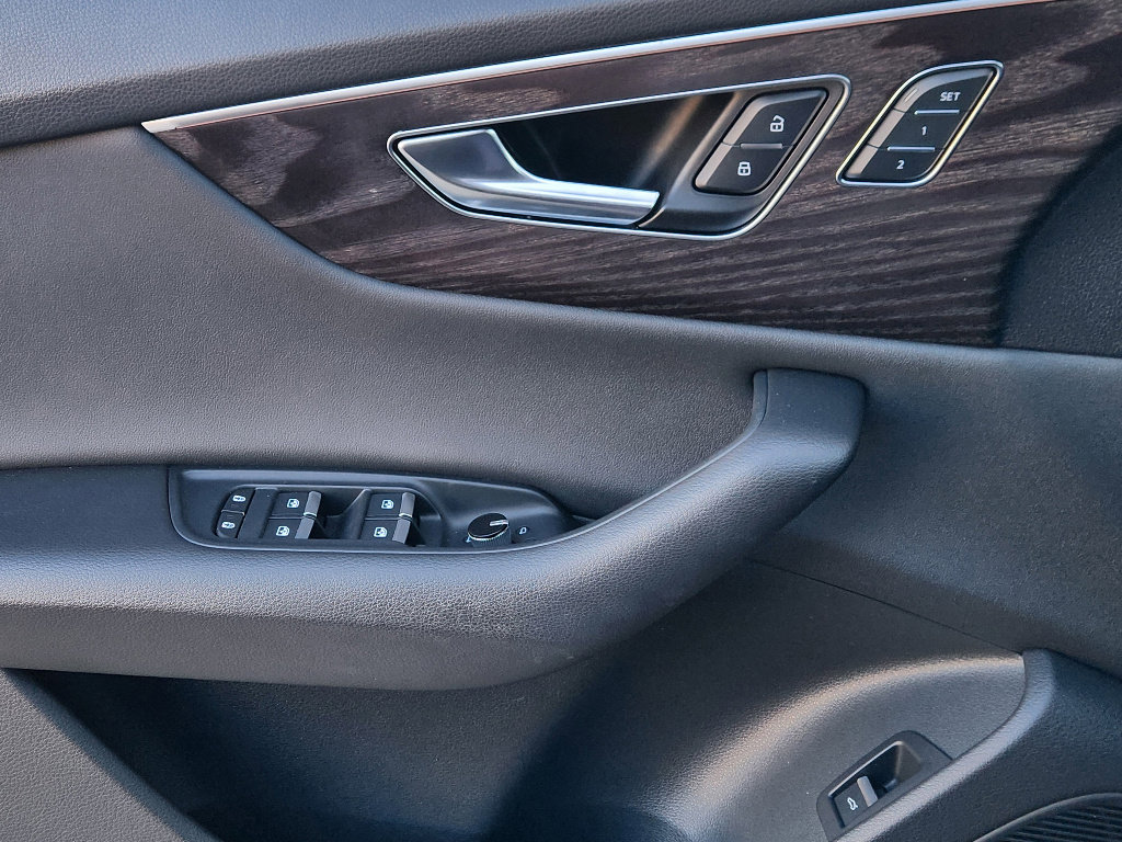 Used 2022 Audi Q8 Premium Plus image 23