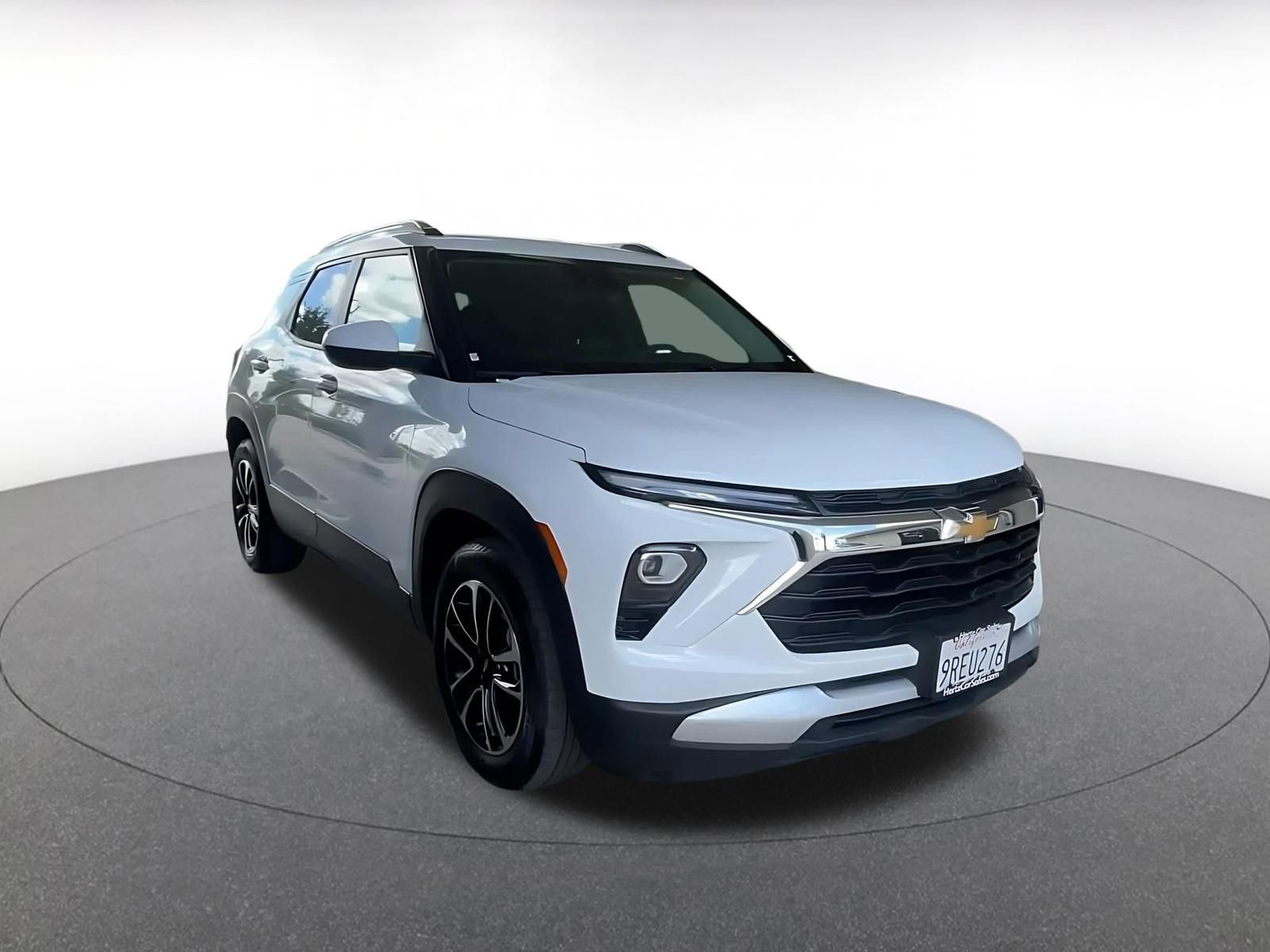 Used 2025 Chevrolet TrailBlazer LT image 3