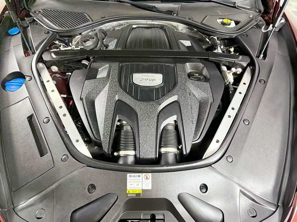 Used 2021 Porsche Panamera RWD image 34