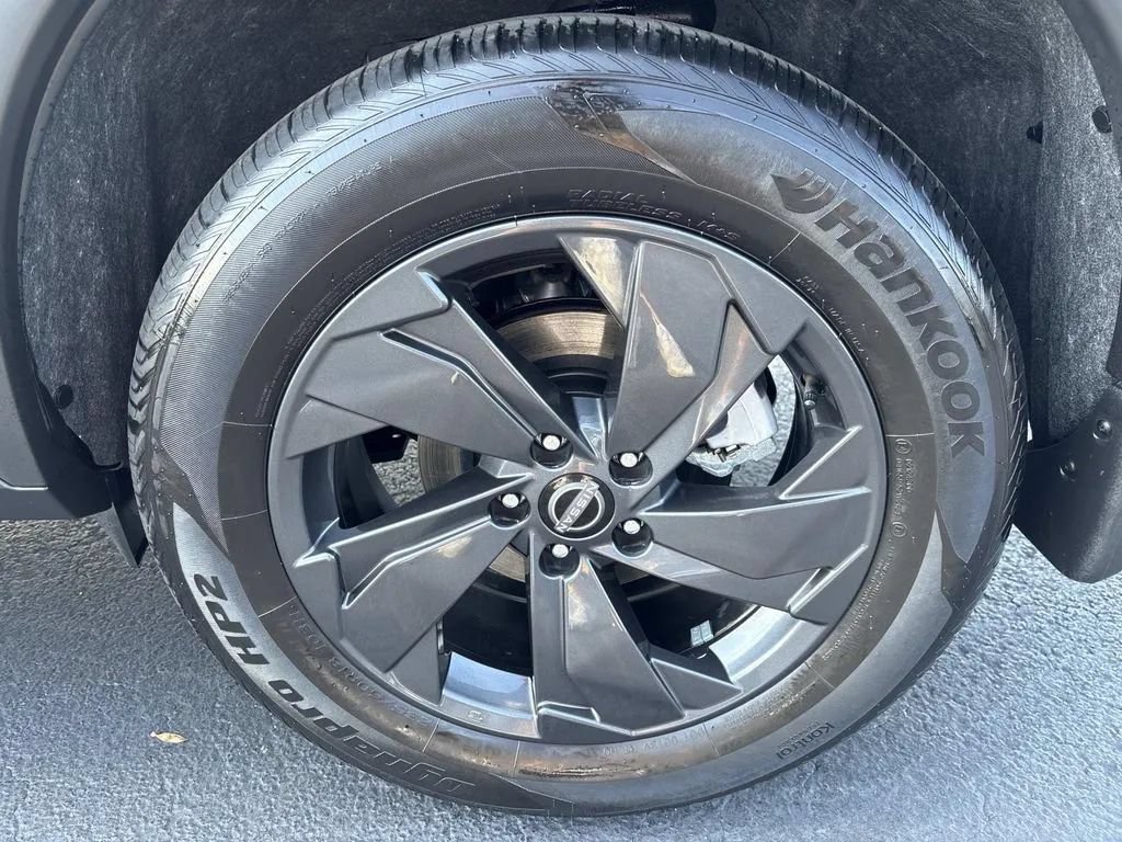 Used 2026 Nissan Rogue SV AWD/4WD image 11