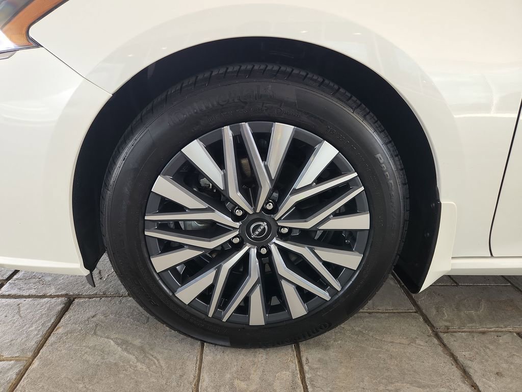 Used 2023 Nissan Altima 2.5 SV w/ SV Premium Package image 31