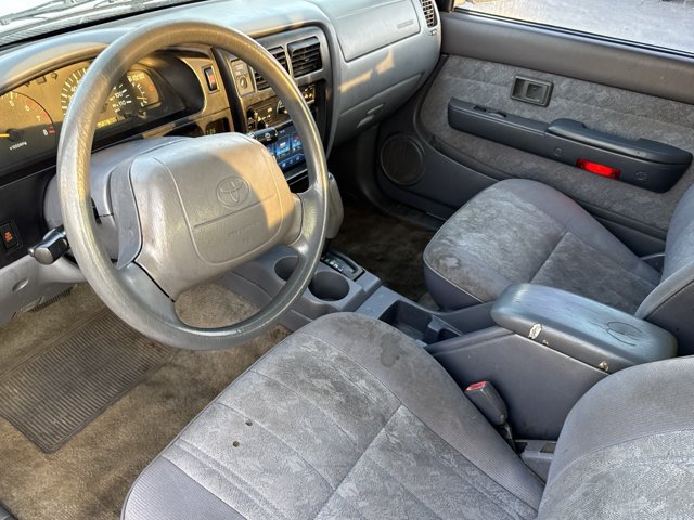 Used 2000 Toyota Tacoma PreRunner RWD image 12
